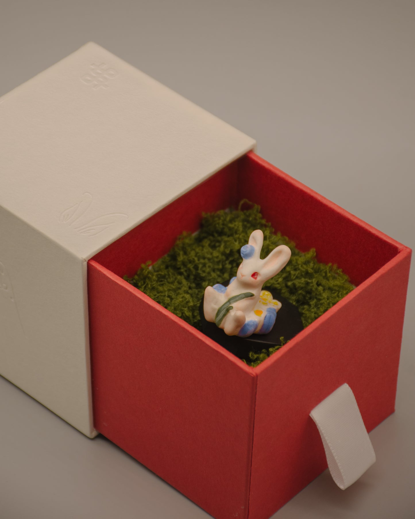 LIMITED - Ceramic Rabbit Cathy on Cap, MINUET Edition