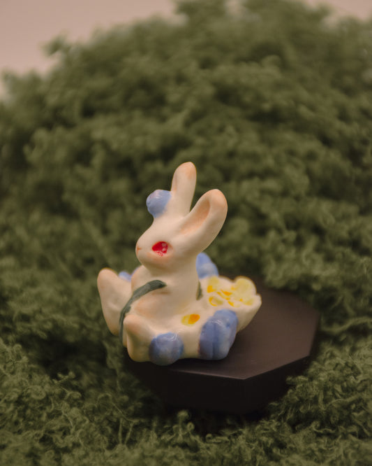 LIMITED - Ceramic Rabbit Cathy on Cap, MINUET Edition